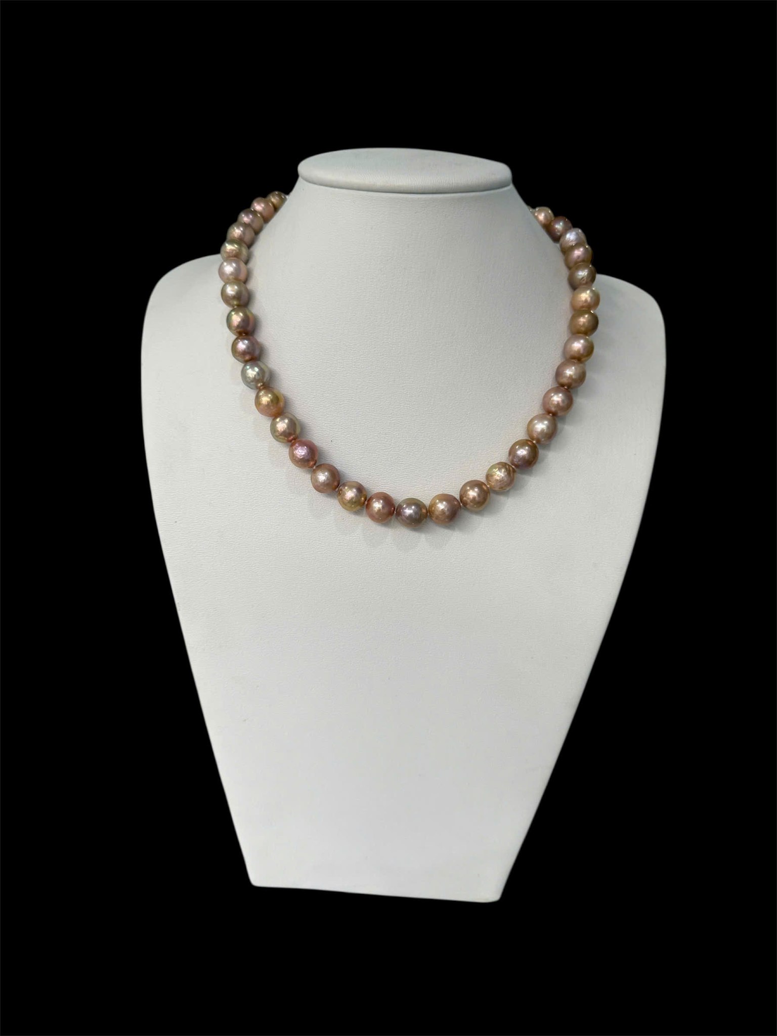 Chuỗi ngọc trai hồng lựu siêu hiếm