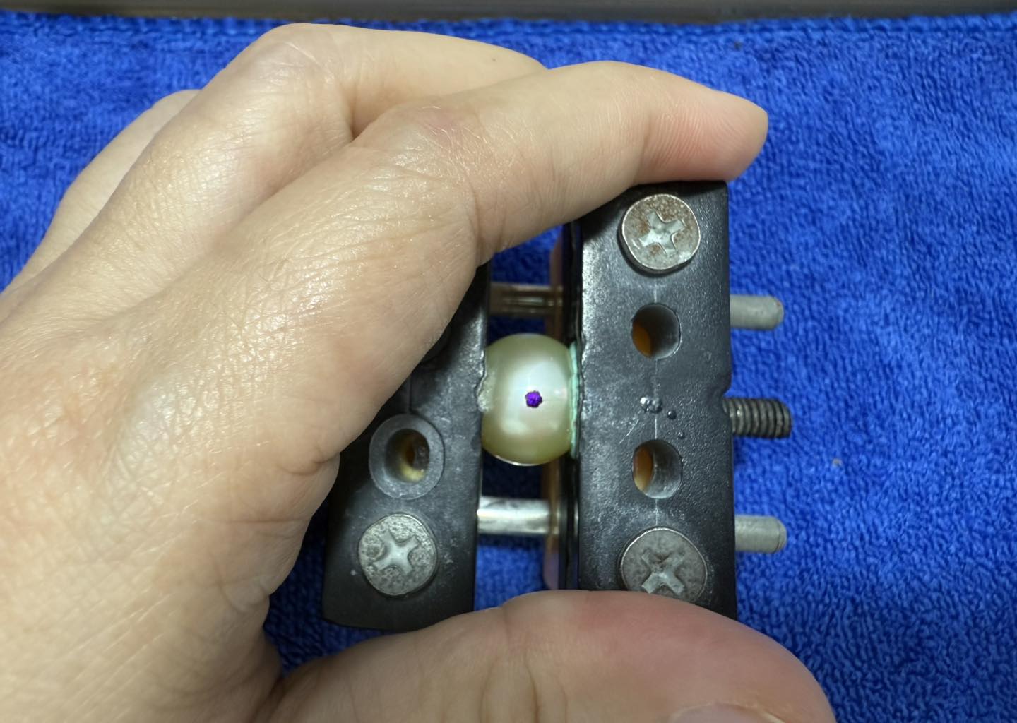 Khoảnh khắc quyết định vẻ đẹp của viên ngọc