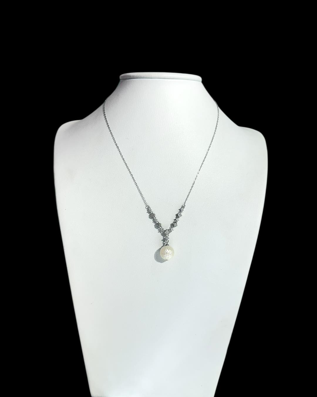 Sale dây chuyền 1 viên ngọc trai chất liệu bạc 925 mạ vàng 14k