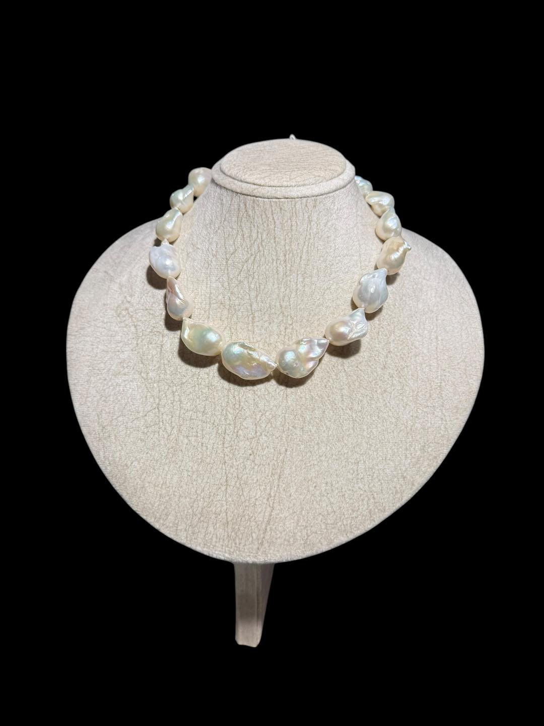 Từ cổ điển đến cá tính: Ngọc trai Baroque xu hướng dẫn đầu trang sức nửa cuối 2025