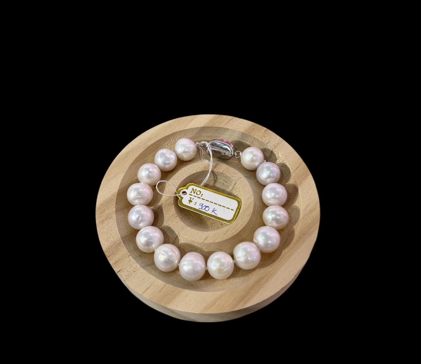 LẮC NGỌC CHO TAY NGÀ 